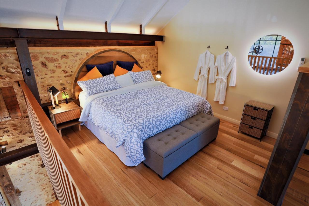 The Old Chaff Mill Organic Vineyard Retreat Bed & Breakfast Sellicks Hill ภายนอก รูปภาพ