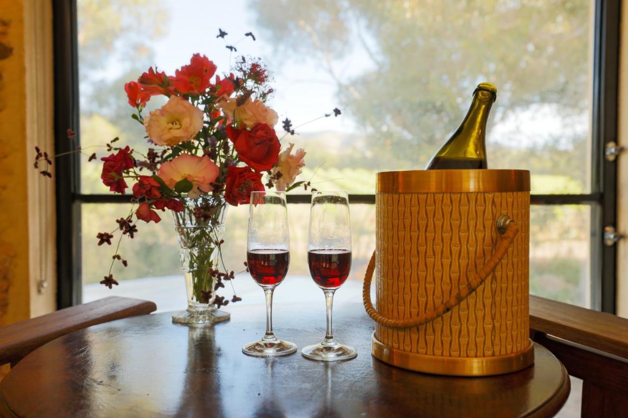The Old Chaff Mill Organic Vineyard Retreat Bed & Breakfast Sellicks Hill ภายนอก รูปภาพ