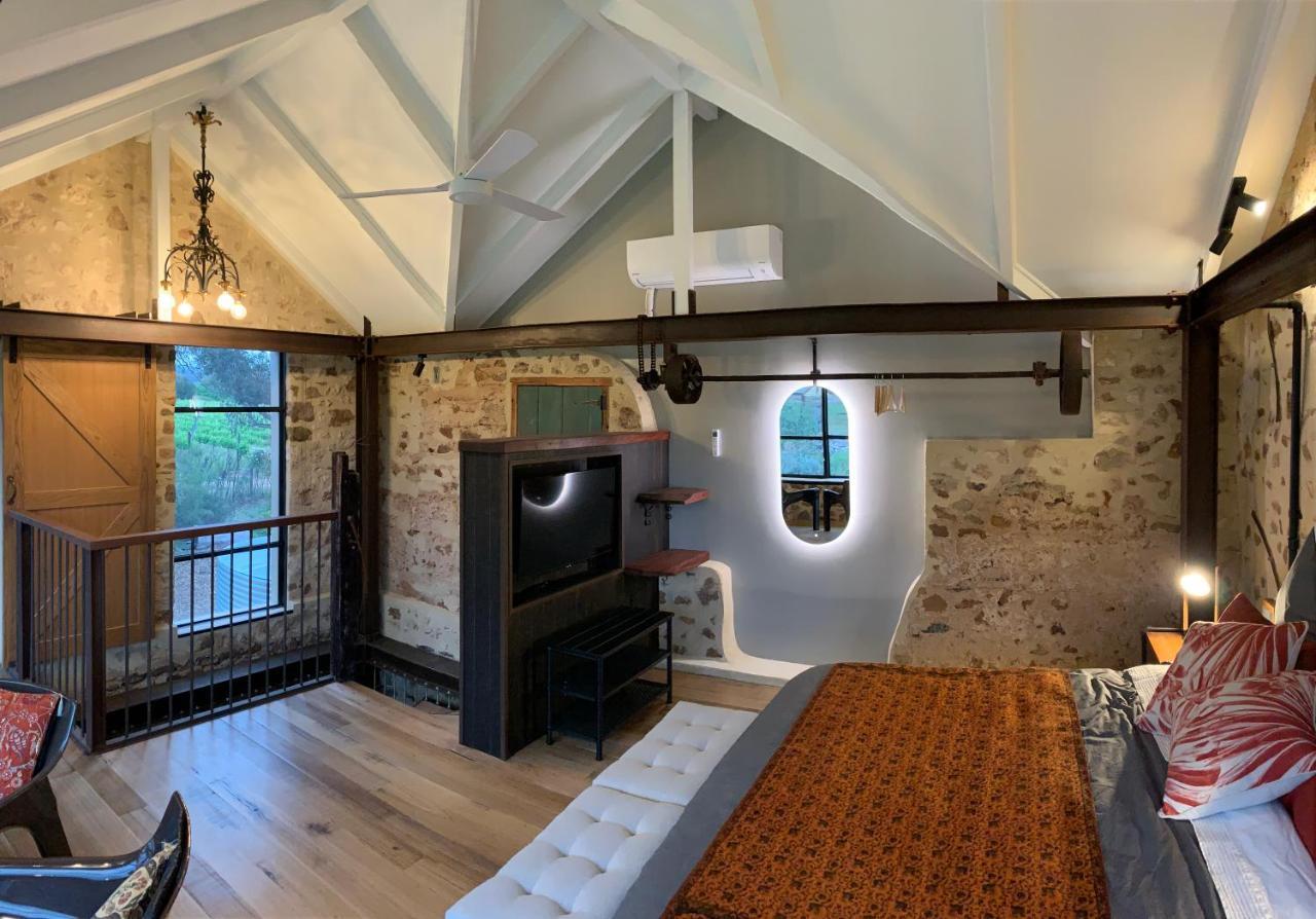 The Old Chaff Mill Organic Vineyard Retreat Bed & Breakfast Sellicks Hill ภายนอก รูปภาพ